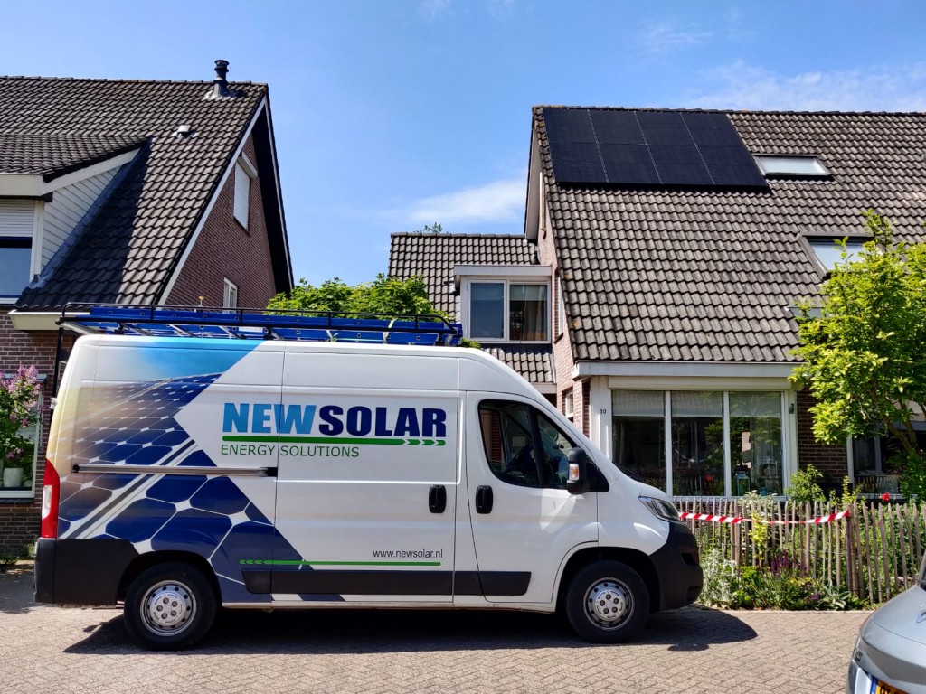 Zonnepanelen installatie door NewSolar Zonnepanelen installatie door NewSolar