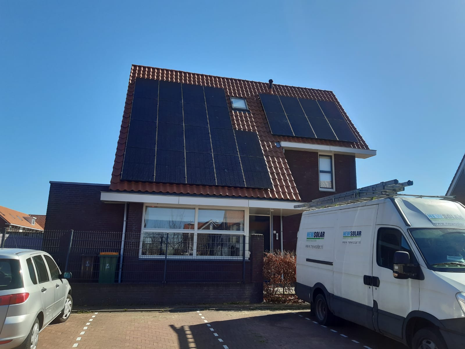 Een mooie zonnepanelen installatie door NewSolar geleverd